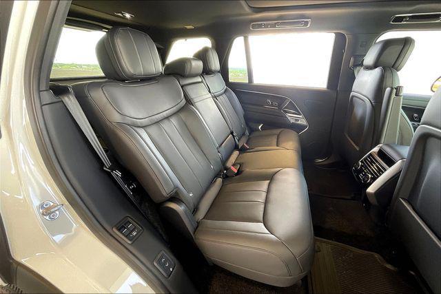 Photo of 2025 Fuji White Land Rover Range Rover