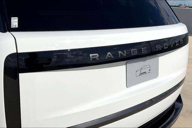 Photo of 2025 Fuji White Land Rover Range Rover