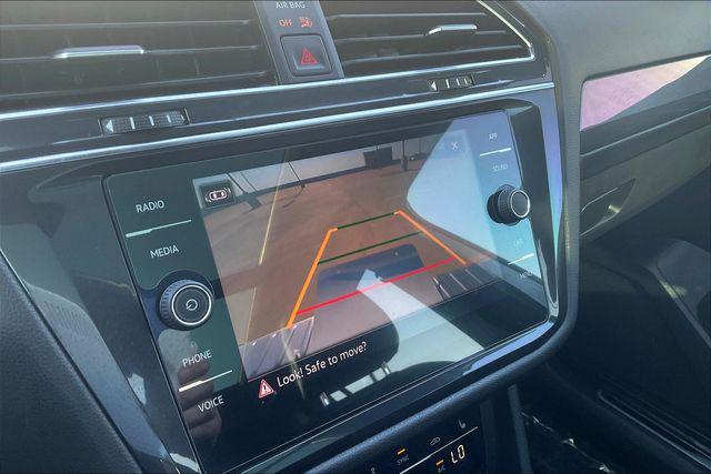 Photo of 2022 Platinum Gray Metallic Volkswagen Tiguan