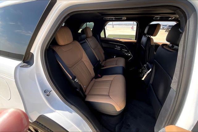 Photo of 2025 White Land Rover Range Rover Sport
