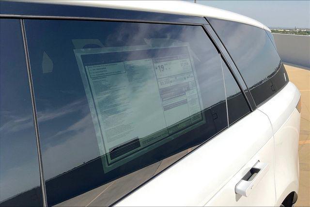 Photo of 2025 White Land Rover Range Rover Sport