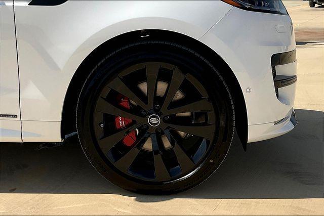 Photo of 2025 White Land Rover Range Rover Sport