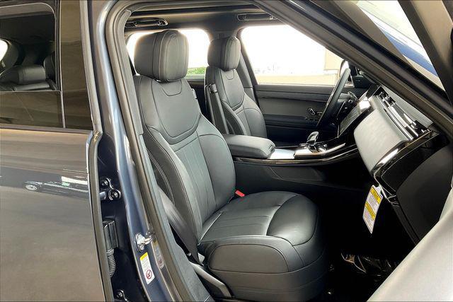 Photo of 2025 Varesine Blue Metallic Land Rover Range Rover Sport