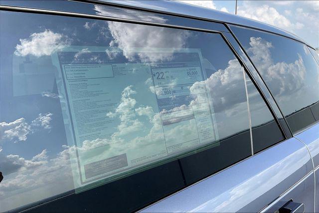 Photo of 2025 Varesine Blue Metallic Land Rover Range Rover Sport