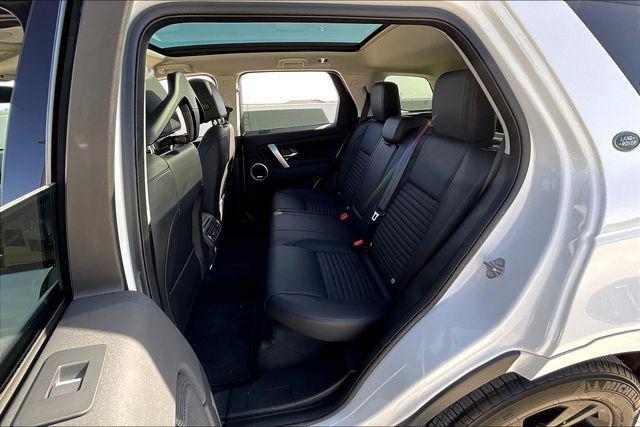 Photo of 2024 Fuji White Land Rover Discovery Sport