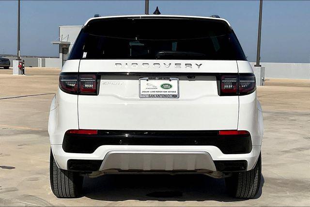 Photo of 2024 Fuji White Land Rover Discovery Sport