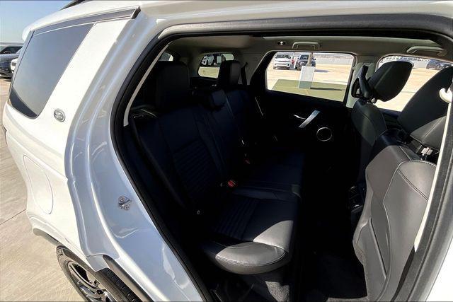 Photo of 2024 Fuji White Land Rover Discovery Sport