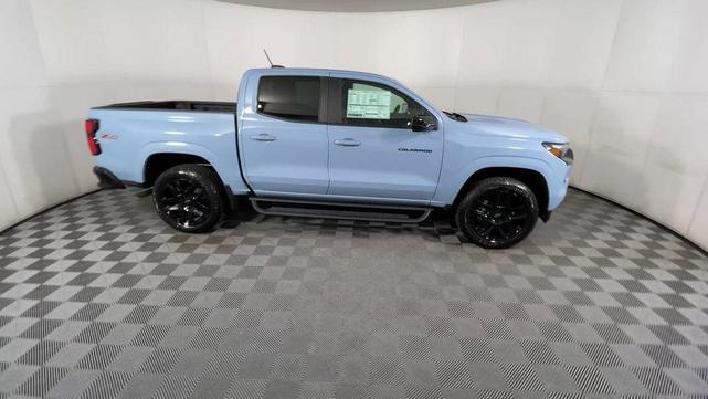 Photo of 2025 Snowdrift Metallic Chevrolet Colorado