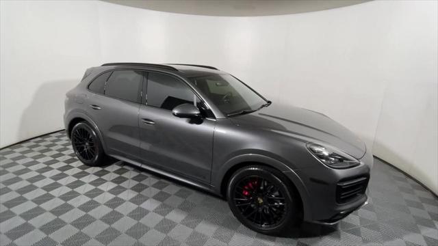 Photo of 2021 Quartzite Grey Metallic Porsche Cayenne