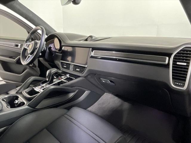 Photo of 2021 Quartzite Grey Metallic Porsche Cayenne