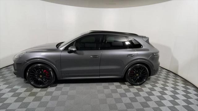 Photo of 2021 Quartzite Grey Metallic Porsche Cayenne