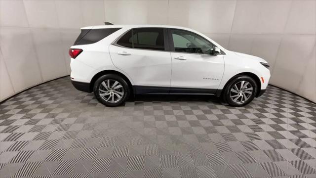 Photo of 2024 Summit White Chevrolet Equinox