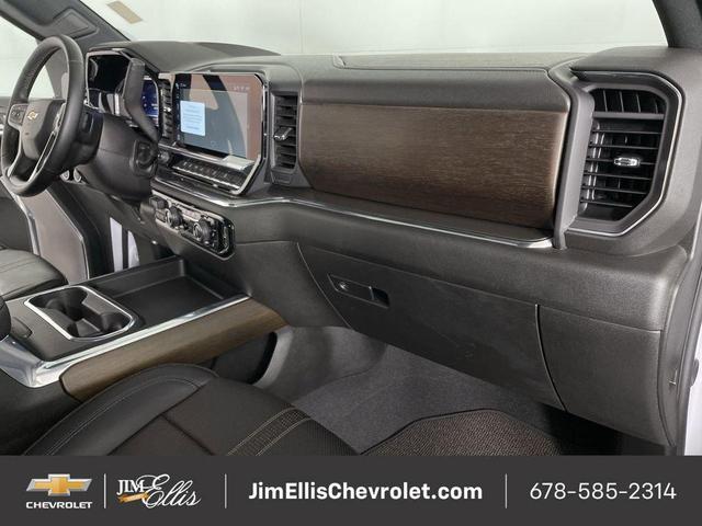 Photo of 2024 Iridescent Pearl Tricoat Chevrolet Silverado 2500