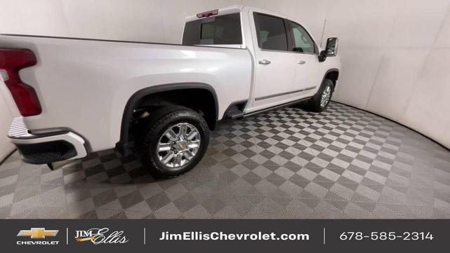 Photo of 2024 Iridescent Pearl Tricoat Chevrolet Silverado 2500