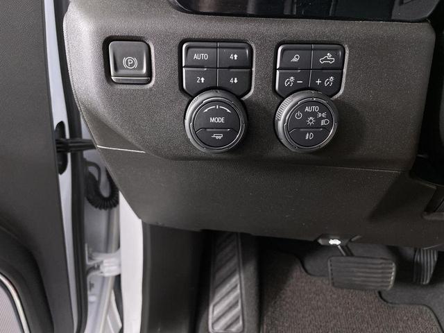 Photo of 2024 Iridescent Pearl Tricoat Chevrolet Silverado 2500