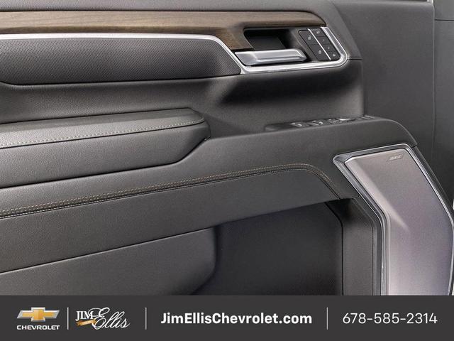 Photo of 2024 Iridescent Pearl Tricoat Chevrolet Silverado 2500