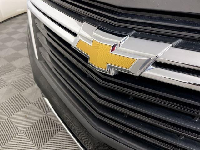 Photo of 2023 Mosaic Black Metallic Chevrolet Equinox