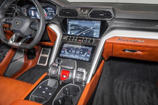 Photo of 2020 Blu Astraeus Metallic Lamborghini Urus