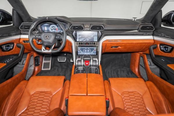 Photo of 2020 Blu Astraeus Metallic Lamborghini Urus