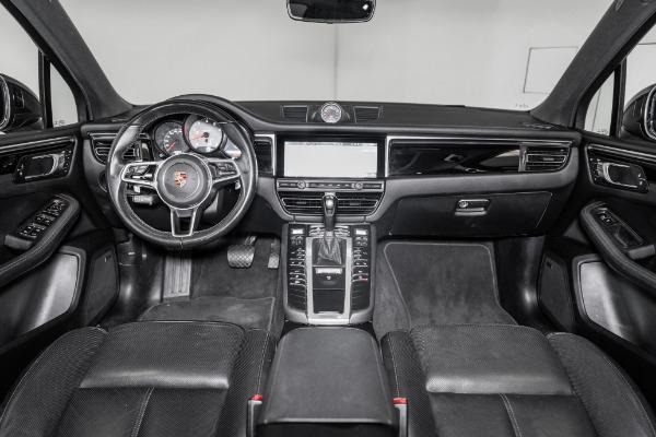 Photo of 2021 Volcano Grey Metallic Porsche Macan