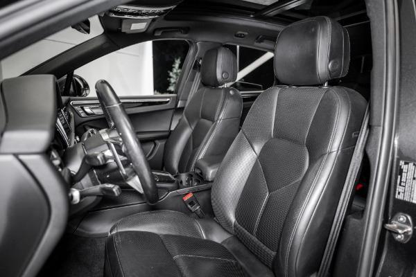 Photo of 2021 Volcano Grey Metallic Porsche Macan