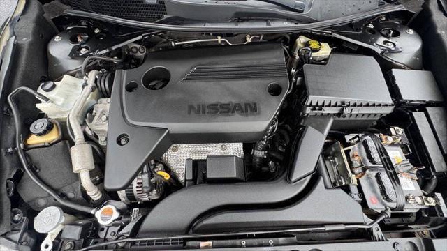 Photo of 2016 Super Black Nissan Altima