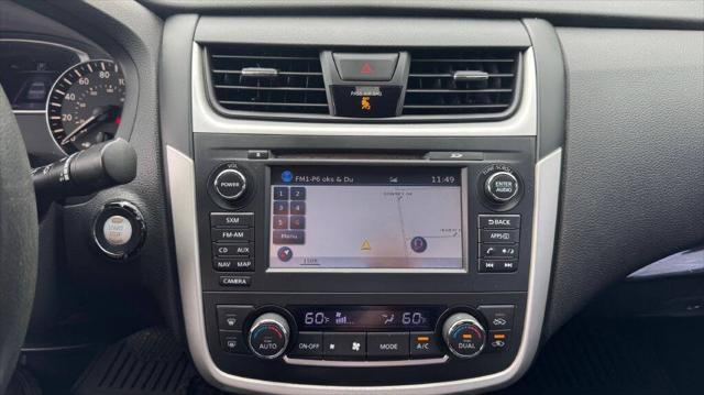 Photo of 2016 Super Black Nissan Altima
