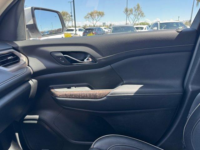Photo of 2020 Summit White GMC Acadia