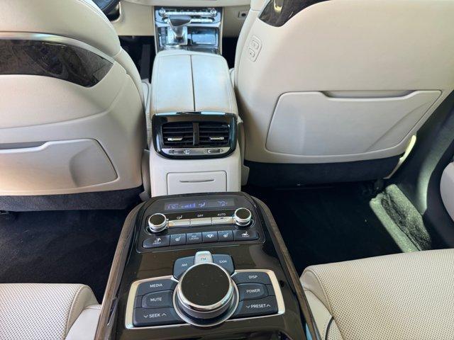 Photo of 2019 White Genesis G90