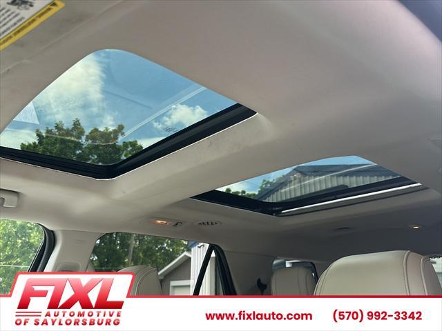 Photo of 2016 Magnetic Metallic Ford Explorer