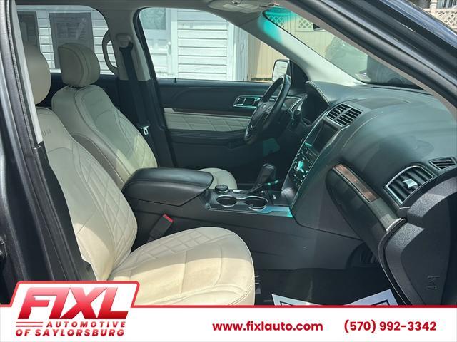 Photo of 2016 Magnetic Metallic Ford Explorer