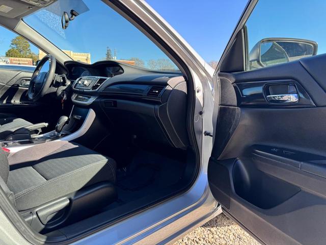 Photo of 2013 Alabaster Silver Metallic Honda Accord