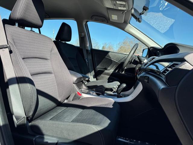 Photo of 2013 Alabaster Silver Metallic Honda Accord