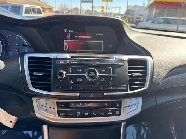 Photo of 2013 Alabaster Silver Metallic Honda Accord