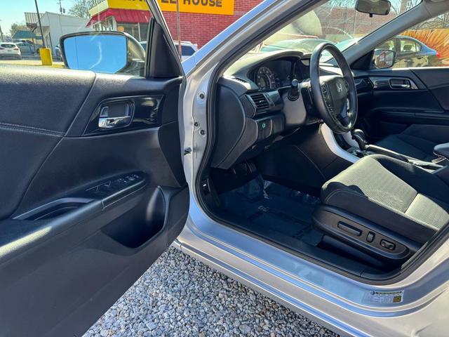 Photo of 2013 Alabaster Silver Metallic Honda Accord