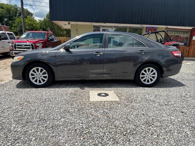 Photo of 2011 GREY Toyota Camry