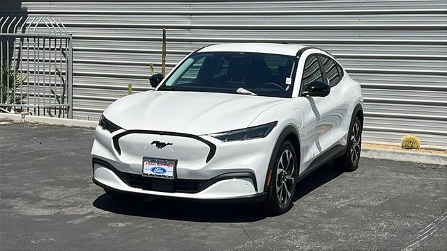 Photo of 2025 Star White Metallic Tri-Coat Ford Mustang Mach-E