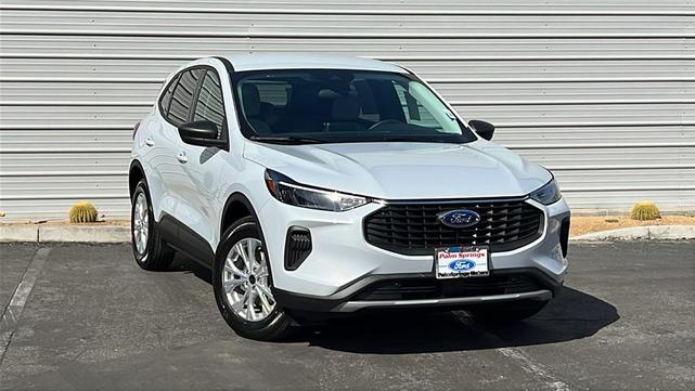Photo of 2025 Space Silver Metallic Ford Escape