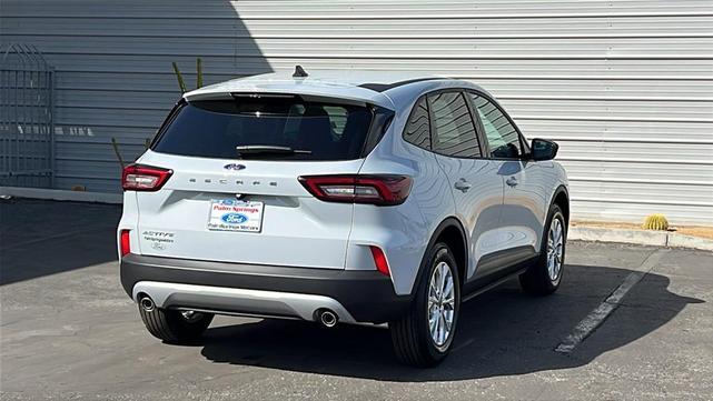 Photo of 2025 Space Silver Metallic Ford Escape
