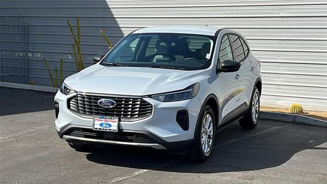 Photo of 2025 Space Silver Metallic Ford Escape