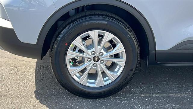 Photo of 2025 Space Silver Metallic Ford Escape