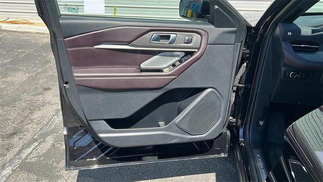 Photo of 2025 Agate Black Metallic Ford Explorer