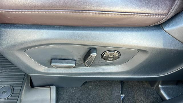 Photo of 2025 Agate Black Metallic Ford Explorer