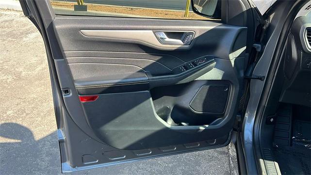 Photo of 2022 Carbonized Gray Metallic Ford Escape