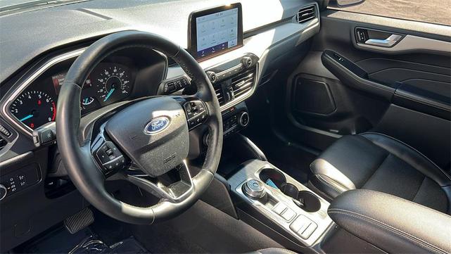 Photo of 2022 Carbonized Gray Metallic Ford Escape