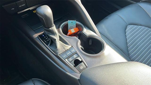 Photo of 2024 Ice Cap Toyota Camry Hybrid