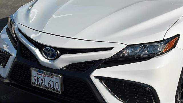 Photo of 2024 Ice Cap Toyota Camry Hybrid