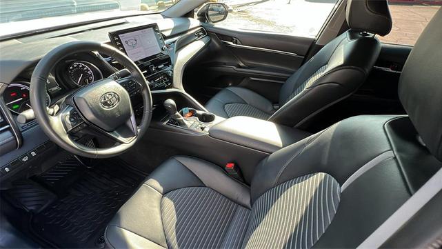 Photo of 2024 Ice Cap Toyota Camry Hybrid