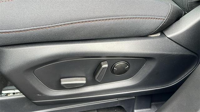 Photo of 2025 Star White Metallic Tri-Coat Ford Explorer