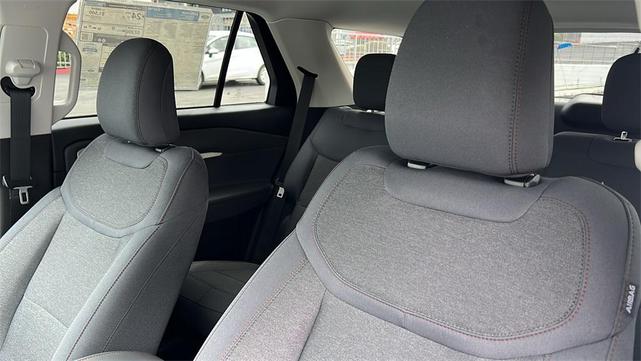 Photo of 2025 Star White Metallic Tri-Coat Ford Explorer